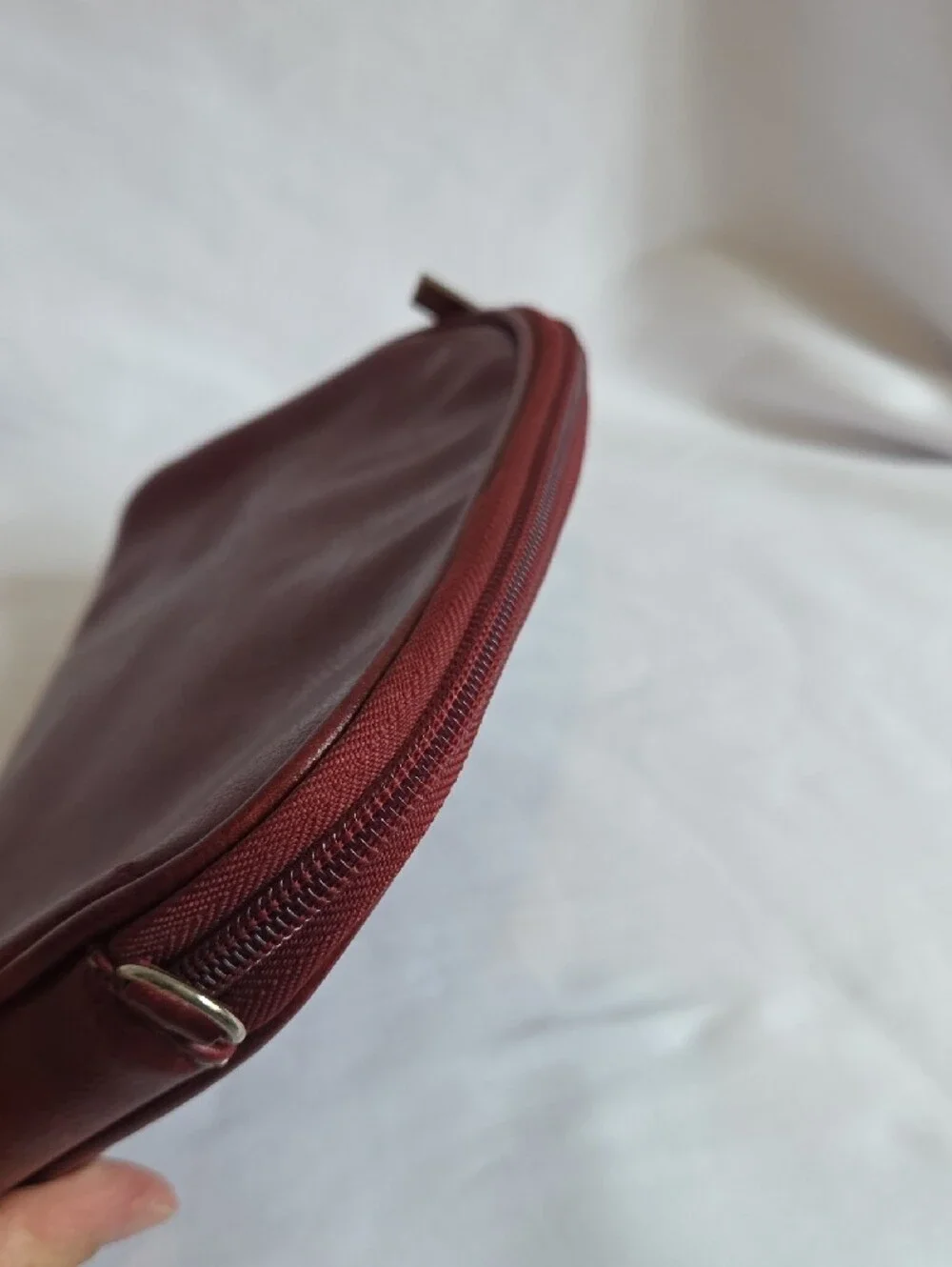 Classic Women's Crossbody Bag in Deep Burgundy
